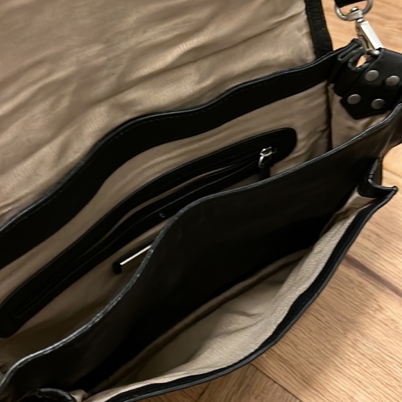 Sondra Roberts leather handbag - Picture 6 of 10